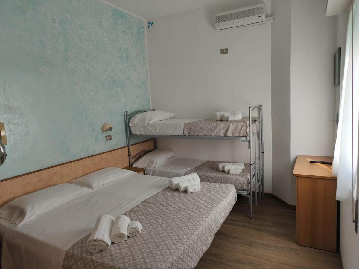 Hotel Gioiella Rimini Esterno foto