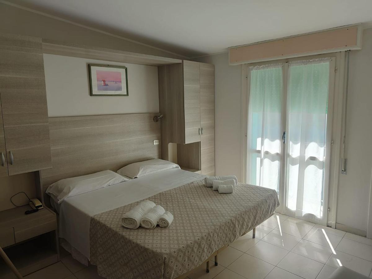 Hotel Gioiella Rimini Esterno foto