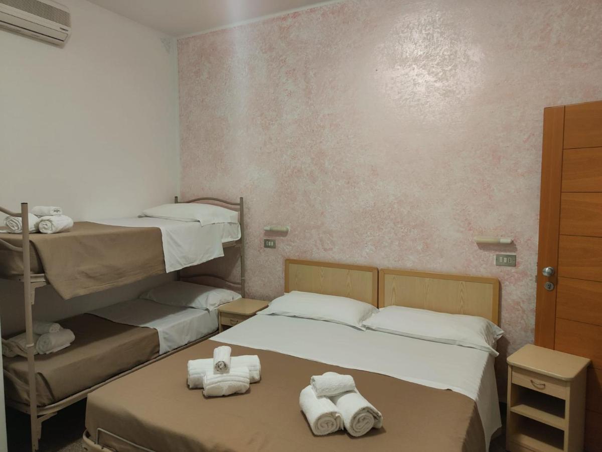 Hotel Gioiella Rimini Esterno foto