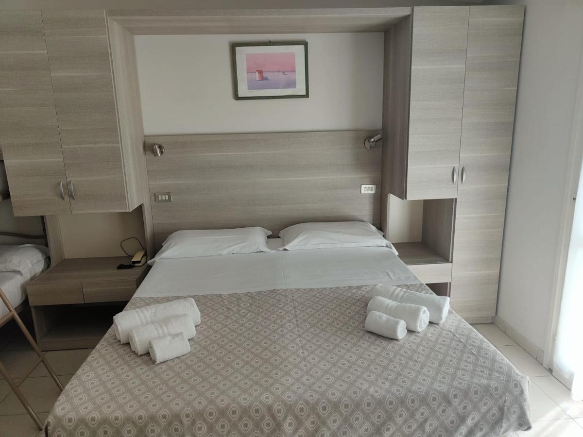 Hotel Gioiella Rimini Esterno foto
