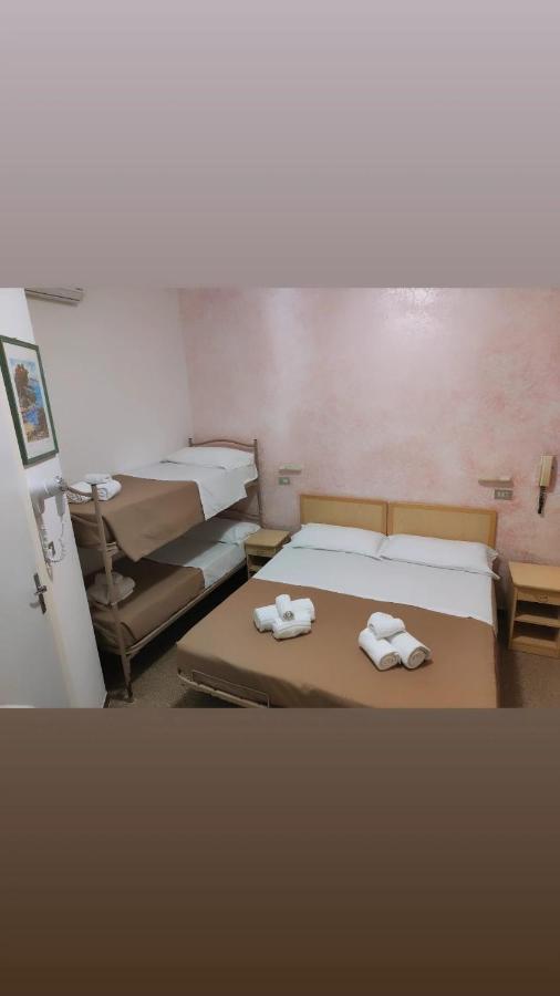 Hotel Gioiella Rimini Esterno foto