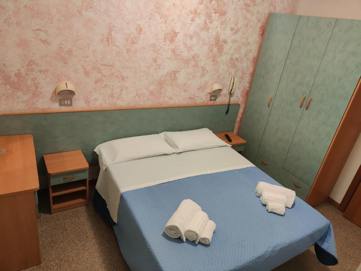 Hotel Gioiella Rimini Esterno foto