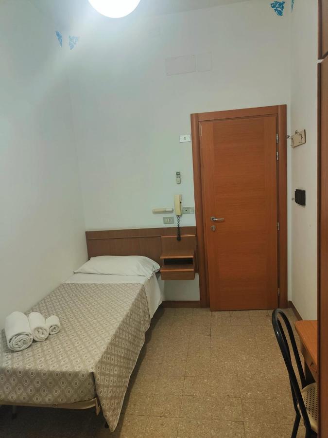 Hotel Gioiella Rimini Esterno foto
