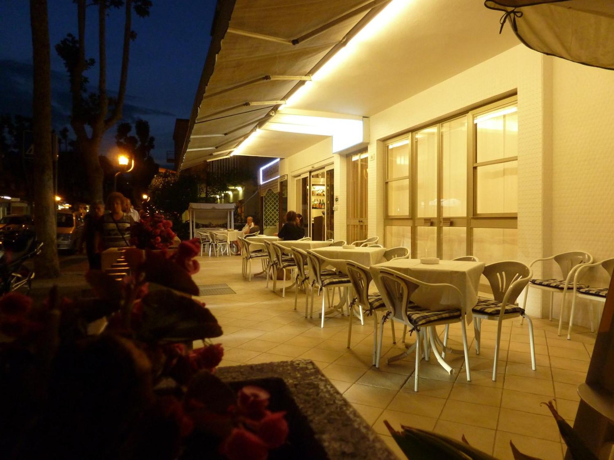 Hotel Gioiella Rimini Esterno foto
