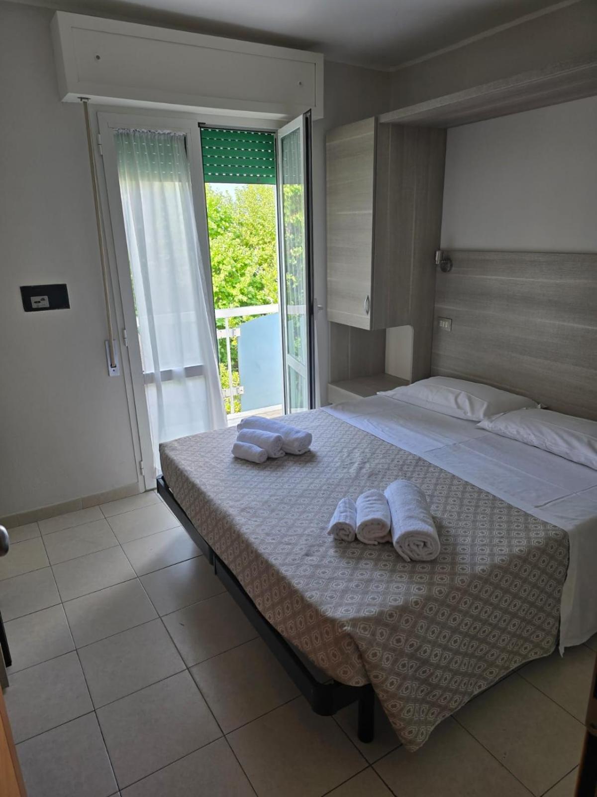 Hotel Gioiella Rimini Esterno foto
