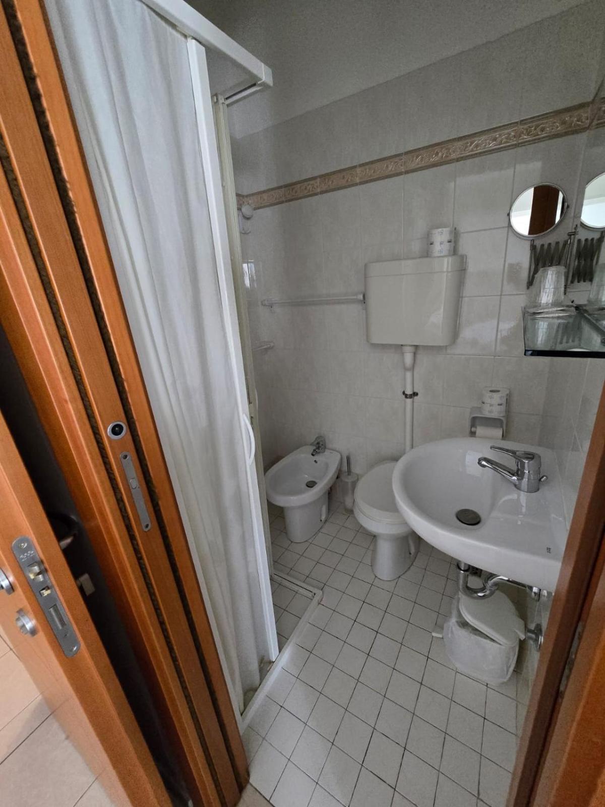 Hotel Gioiella Rimini Esterno foto