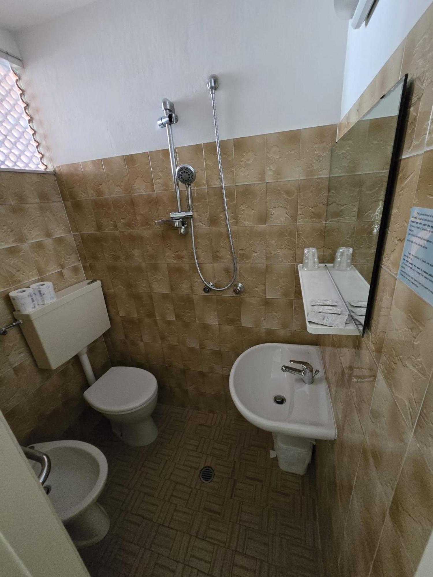 Hotel Gioiella Rimini Esterno foto
