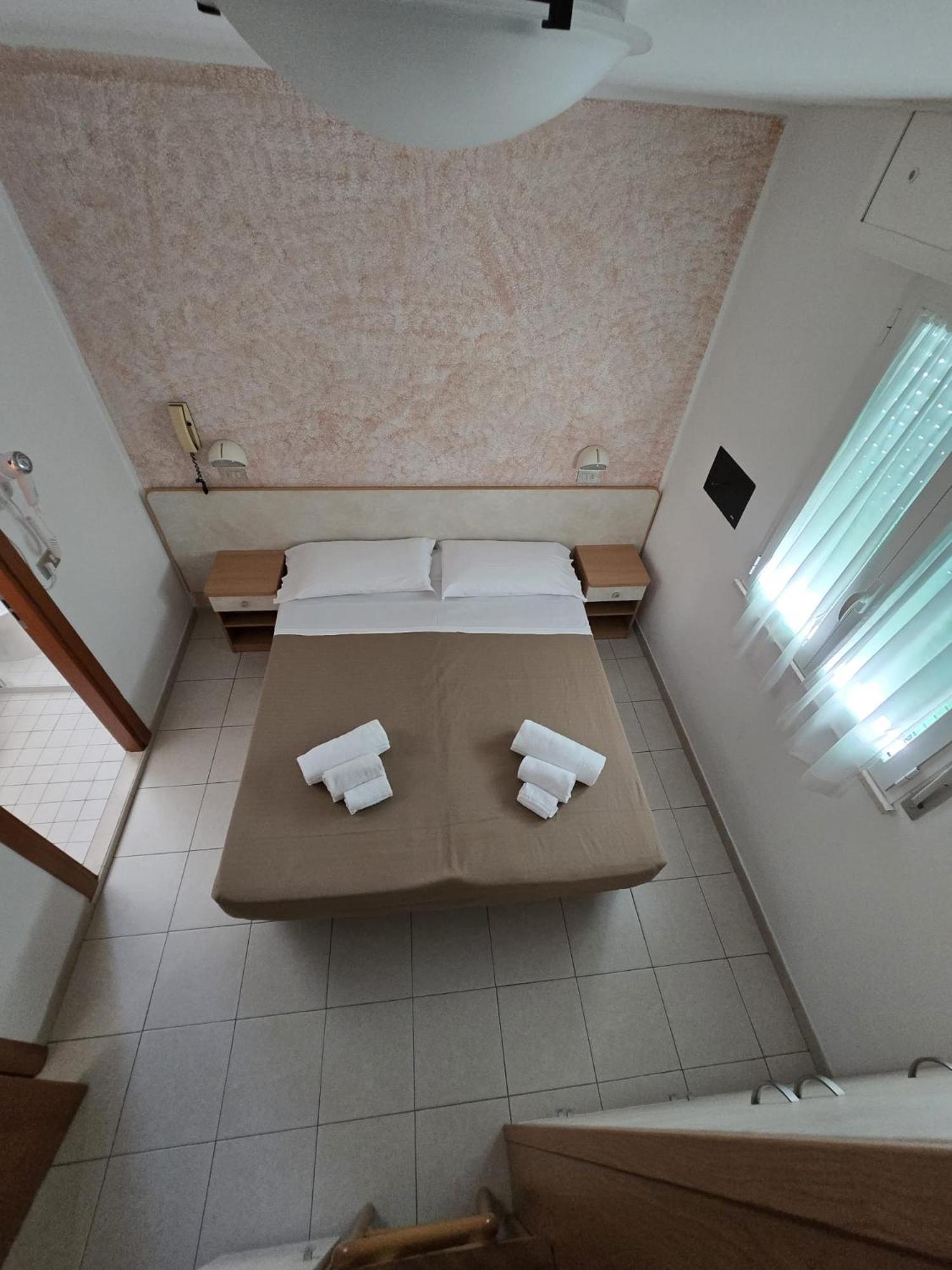 Hotel Gioiella Rimini Esterno foto