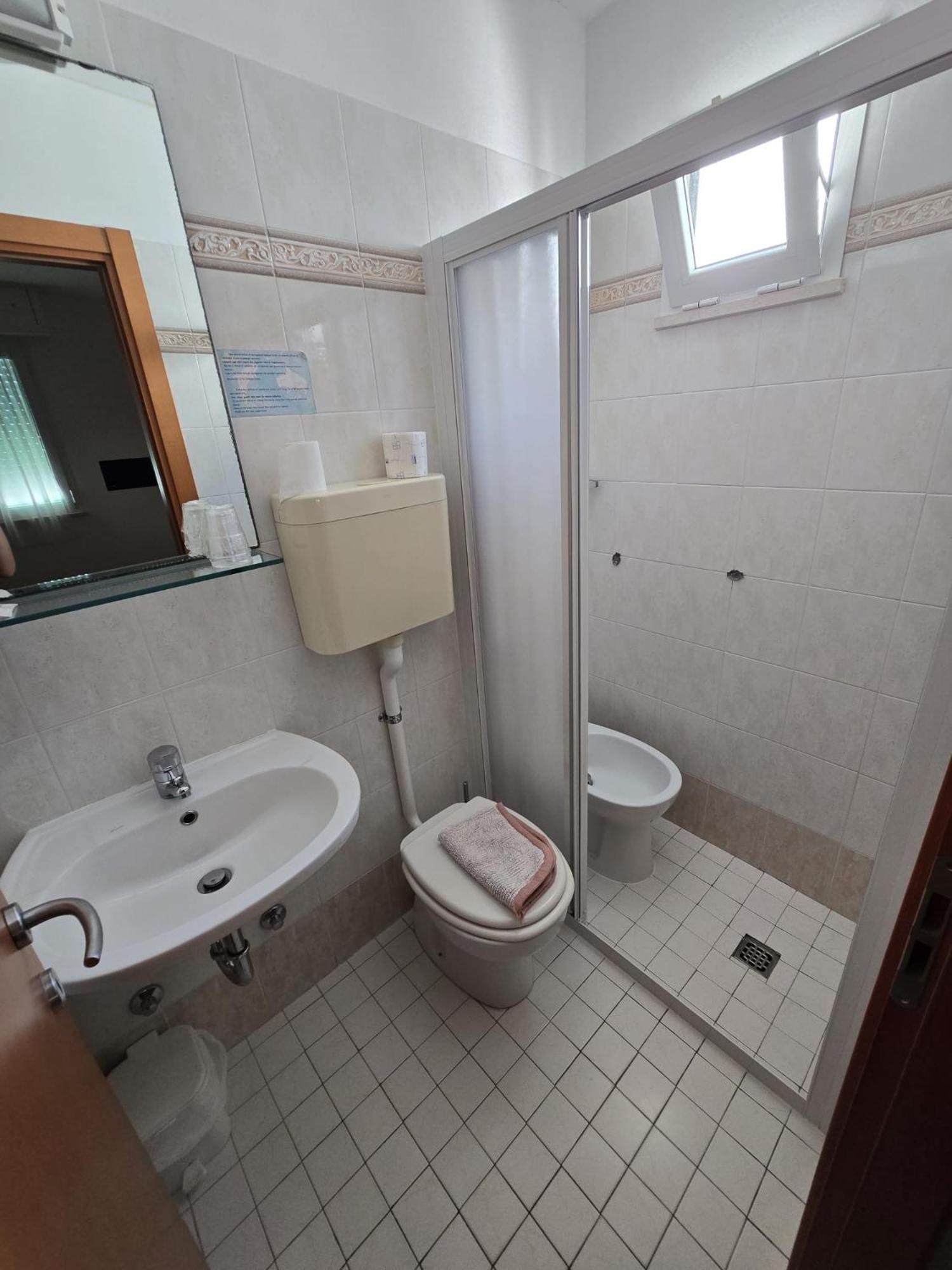 Hotel Gioiella Rimini Esterno foto