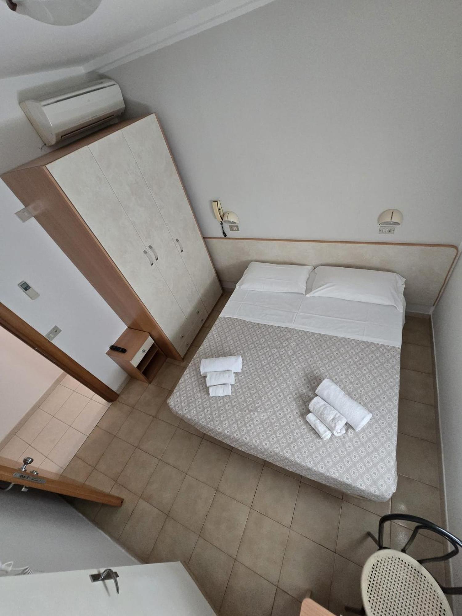 Hotel Gioiella Rimini Esterno foto