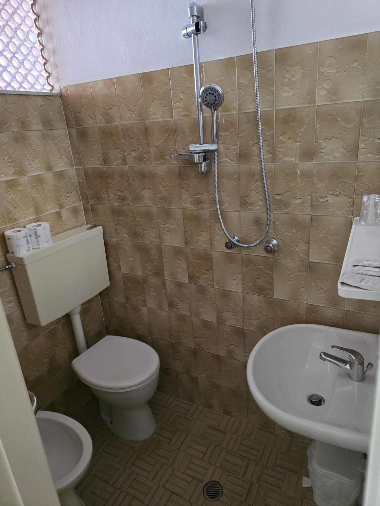 Hotel Gioiella Rimini Esterno foto